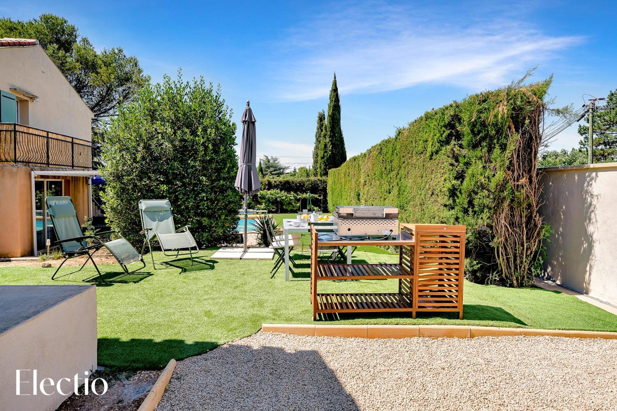 Villa Oliveda - Piscine & Salon Cinema Lourmarin Extérieur photo